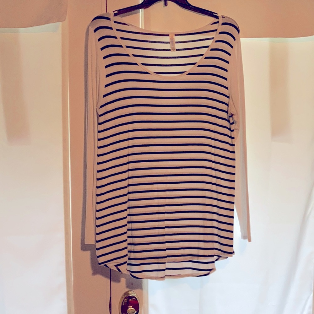 LuLaRoe tee